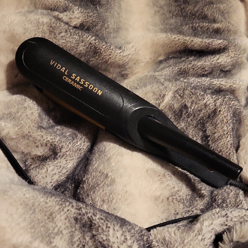 Vidal Sassoon Ceramic Hair Straightener